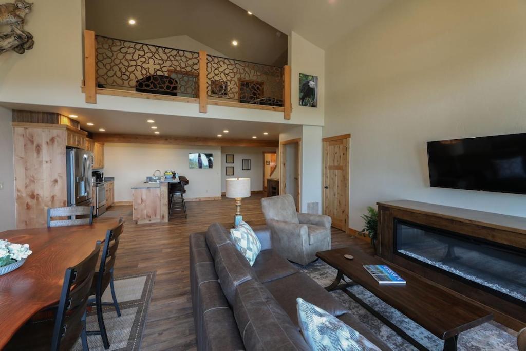 Townhome Next To Clubhouse In Exclusive Eagle Bend - The Glacier Bigfork Dış mekan fotoğraf